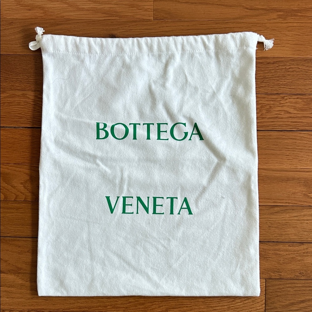 Authentic Bottega Veneta White Drawstring Dust Bag with Green Logo